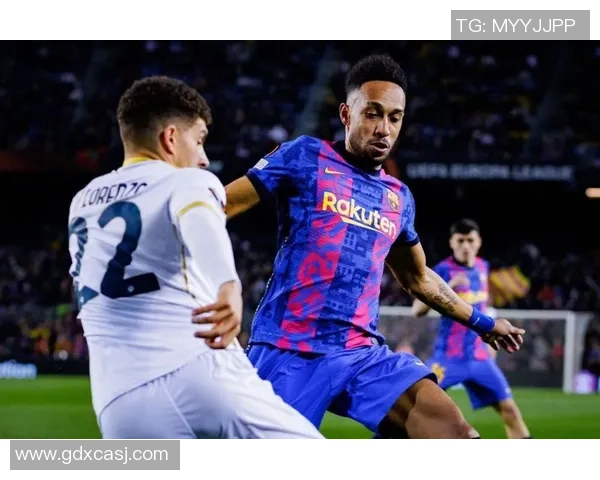 欧冠焦点战巴萨与那不勒斯互交白卷转会动态引发球迷热议